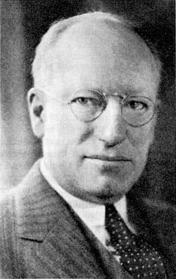 1879年10月04日 美國植物遺傳學家 Edward Murray East 誕生