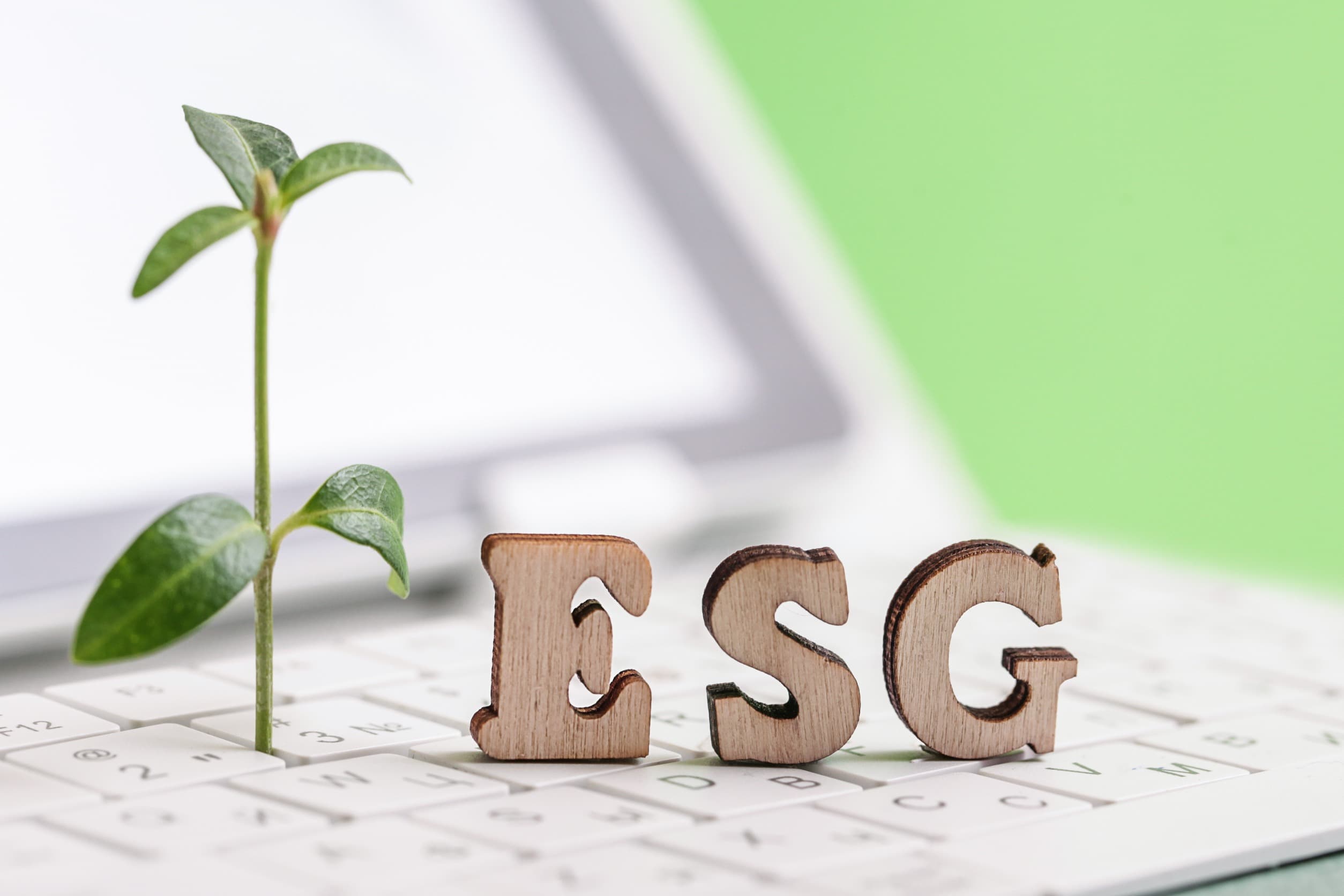 生技醫藥產業的 ESG 佼佼者，法國 MedinCell、美國 IQVIA 表現亮眼！