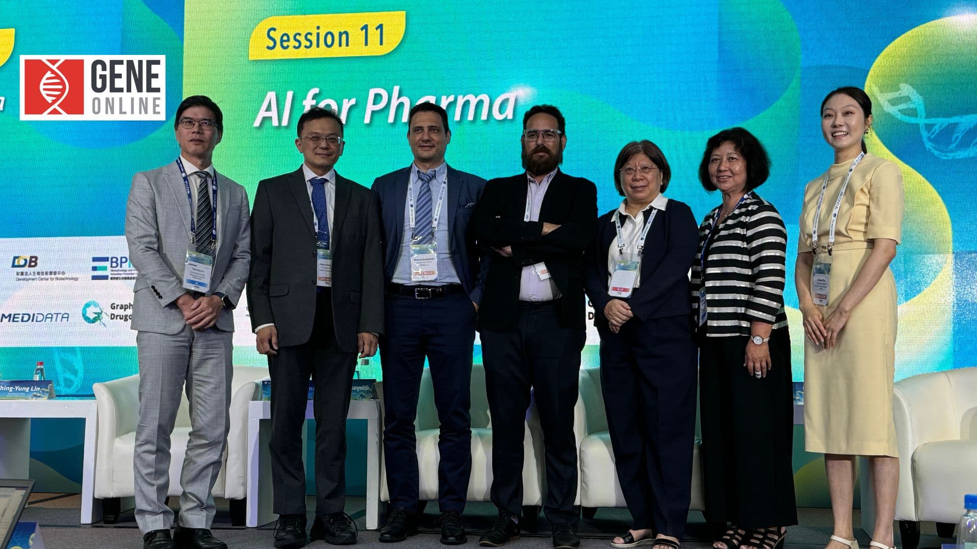 AI 革新製藥業：藥物發現與臨床試驗的變革性方法
