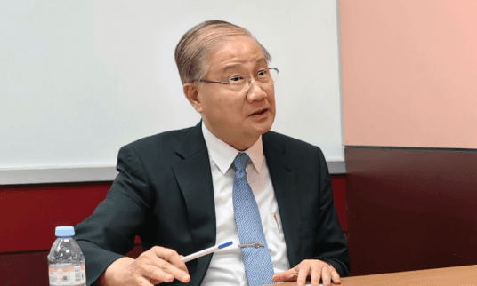 寶貴的健保資料利用不易，楊泮池呼籲臺灣避免成為 AI 軟體附庸